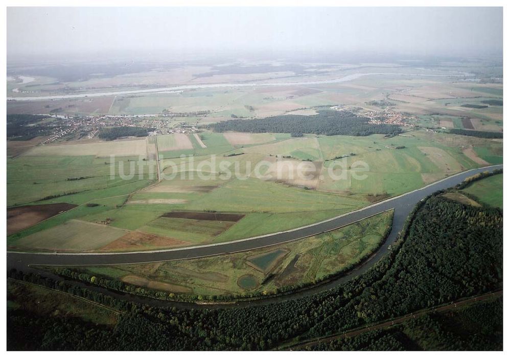 Parchau von oben - Umleitung des Elbe - Havel - Kanales bei Parchau.