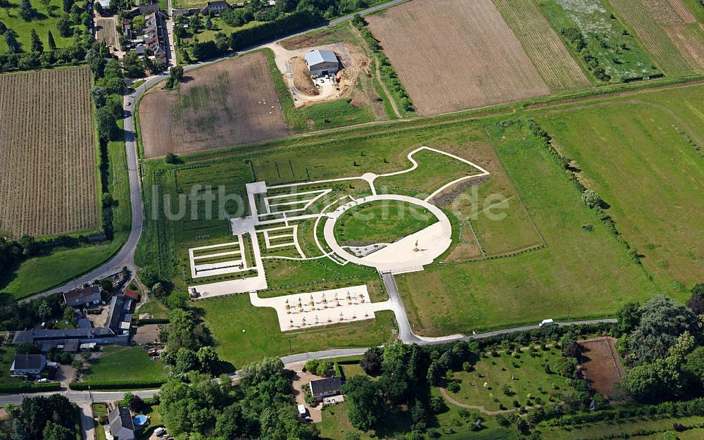 Luftaufnahme Amboise - Unfertiger Friedhof in Amboise im Loiretal