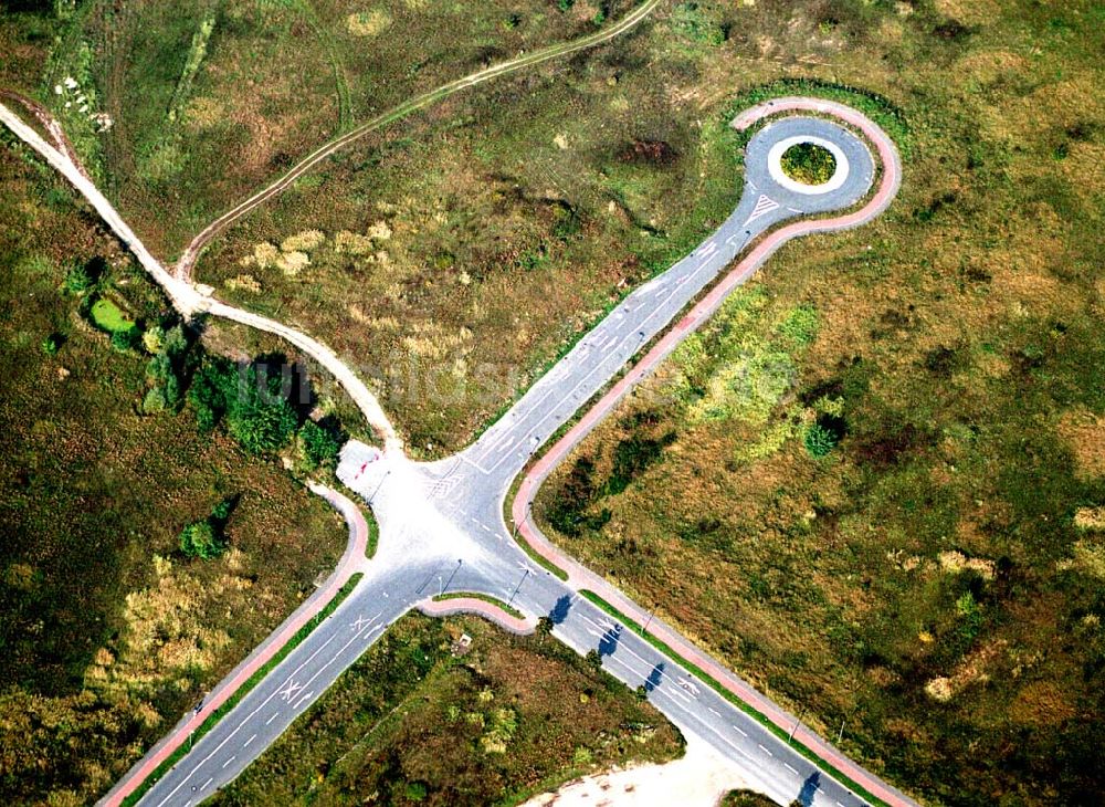 Luftaufnahme Königswusterhausen / Brandenburg - Ungebaute Straße in Königs-Wusterhausen, Gewerbegebiet- Ost