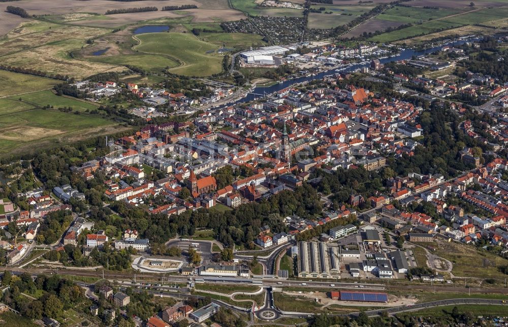 Luftbild Greifswald - Universität und Fachwerkhaus- und Mehrfamilienhaus- Wohngebiet in Greifswald im Bundesland Mecklenburg-Vorpommern