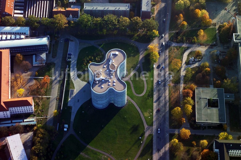 Cottbus von oben - Universitätsbibliothek im IKMZ auf dem Campus der BTU Cottbus im Bundesland Brandenburg