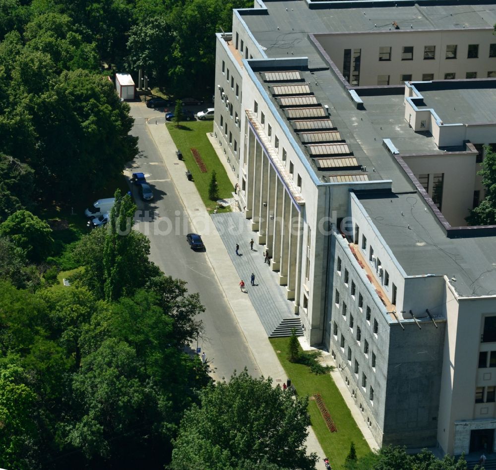 Luftaufnahme Bukarest - Universitätsgebäude der ACADEMIA DE STIINTE AGRICOLE SI SILVICE GHEORGHE IONESCU - SISESTI am Bulevardul Marasti in Bukarest in Rumänien