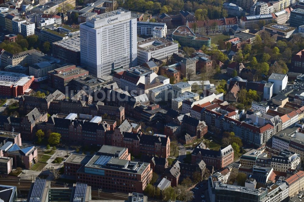 Luftaufnahme Berlin - Universitätsklinikum Campus Charité – Universitätsmedizin Berlin im Ortsteil Mitte in Berlin