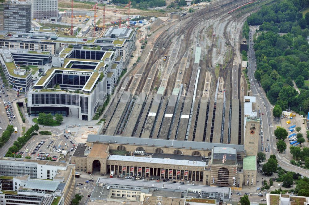 Luftaufnahme Stuttgart - unter Baustopp stehende Abrißbaustelle am Stuttgarter Hauptbahnhof