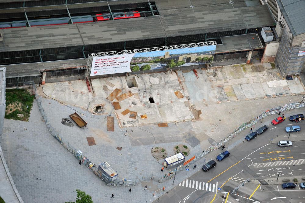 Luftaufnahme Stuttgart - unter Baustopp stehende Abrißbaustelle am Stuttgarter Hauptbahnhof