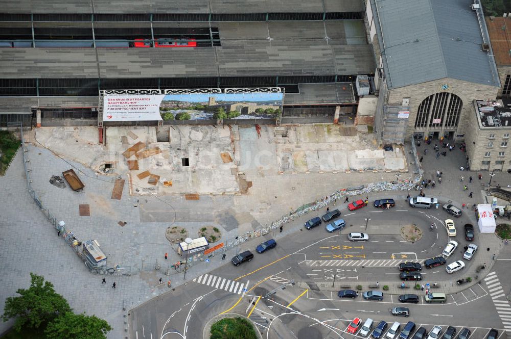 Stuttgart von oben - unter Baustopp stehende Abrißbaustelle am Stuttgarter Hauptbahnhof