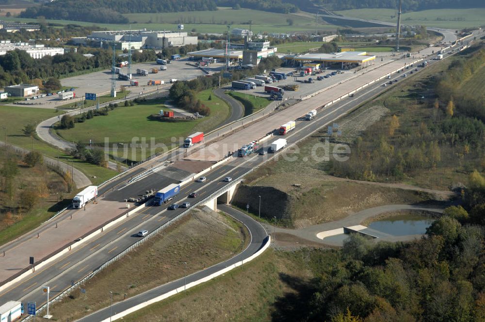 Luftaufnahme Eisenach - Unterführung der A4 mit Regenrückhaltebecken östlich der Raststätte Eisenach