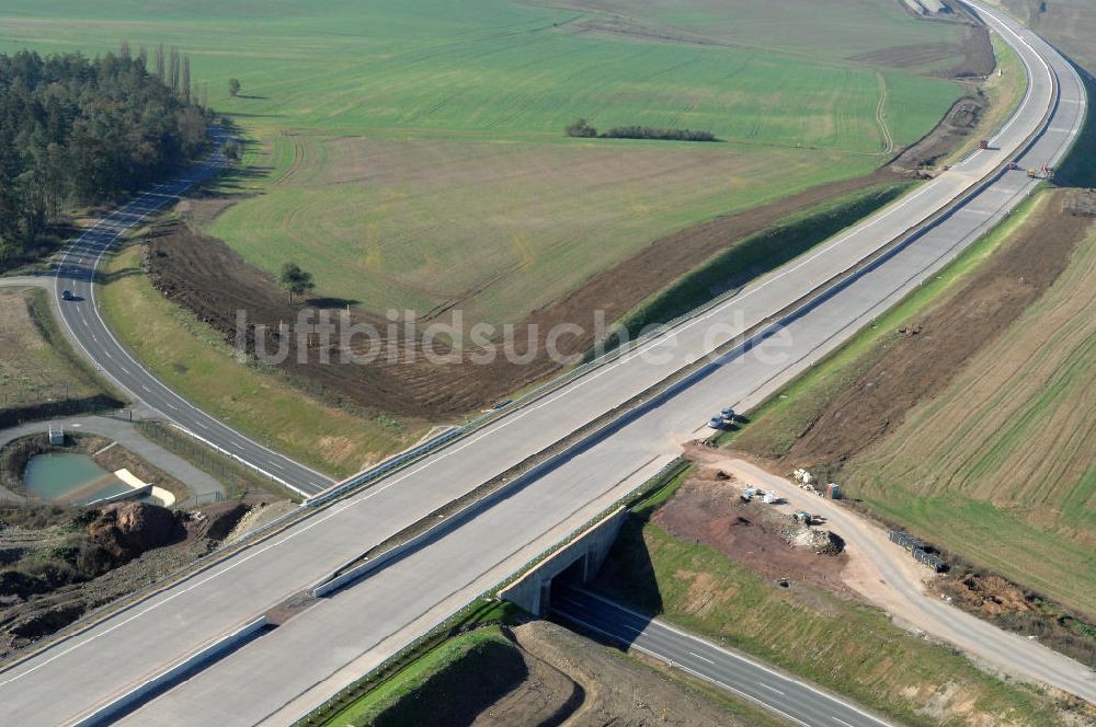 Neukirchen von oben - Unterführung der A4 für die Strassenverbindung zwischen Stregda und Neukirchen