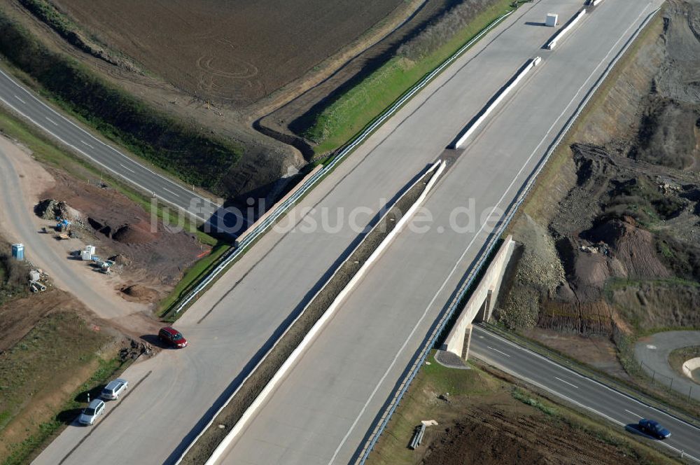 Luftaufnahme Neukirchen - Unterführung der A4 für die Strassenverbindung zwischen Stregda und Neukirchen