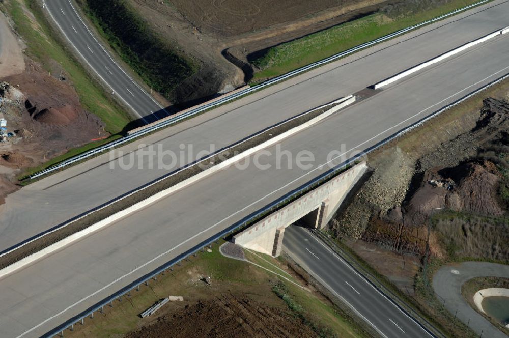 Neukirchen von oben - Unterführung der A4 für die Strassenverbindung zwischen Stregda und Neukirchen