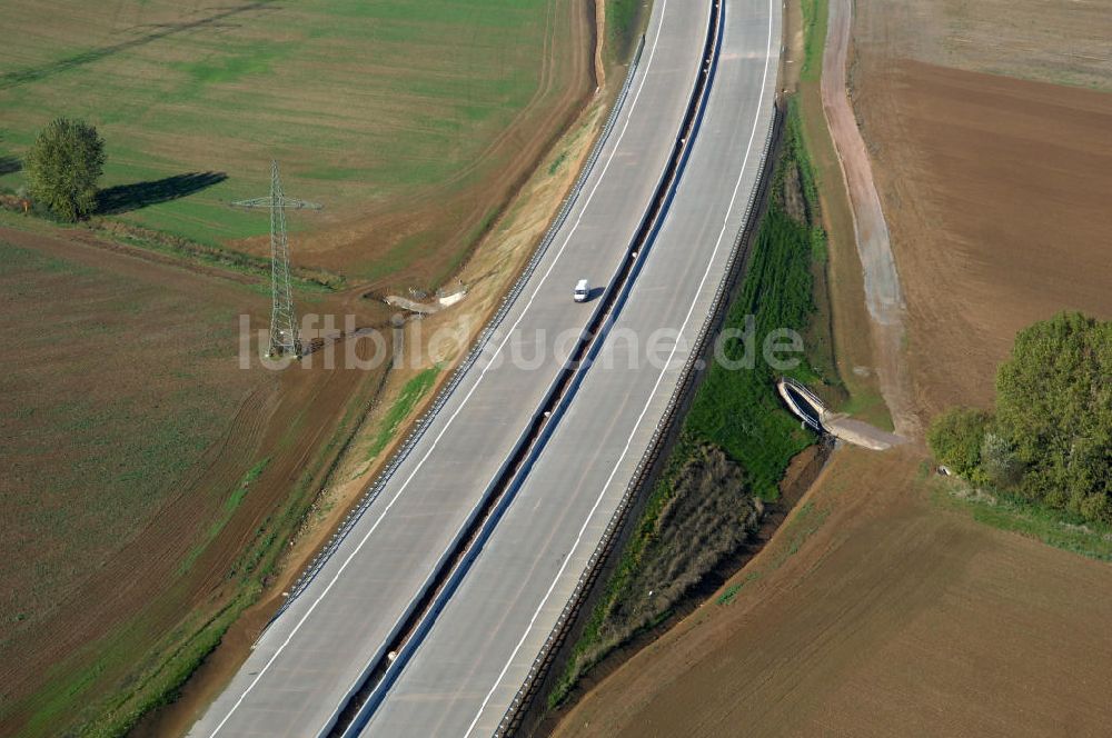 Hötzelsroda aus der Vogelperspektive: Unterführung der A4 westlich von Hötzelsroda