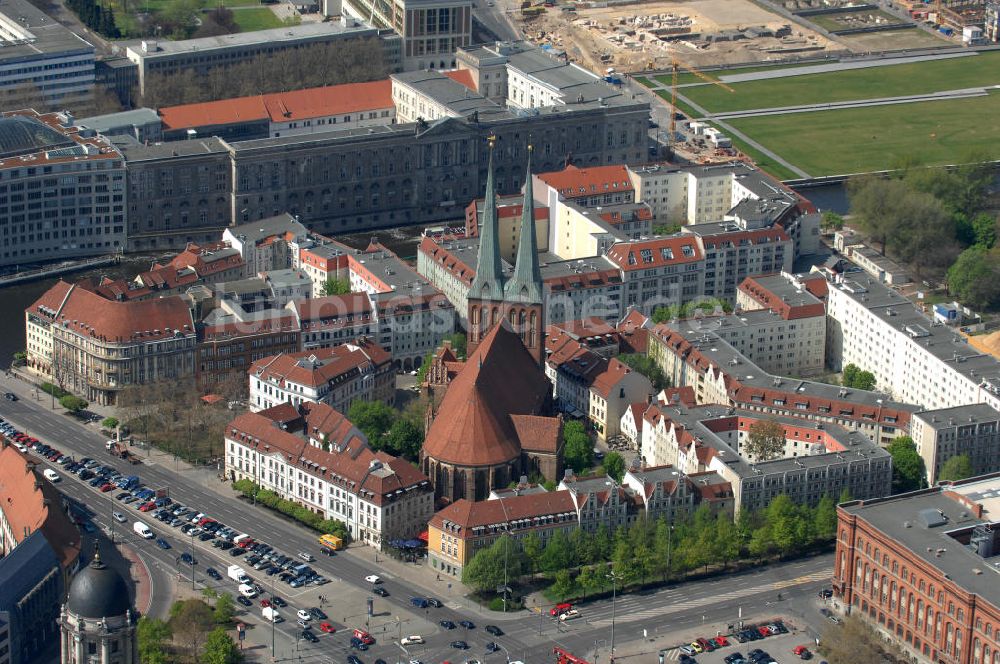 Luftbild Berlin - Unterirdischer Parkhausneubau am Alex in Berlin - Mitte