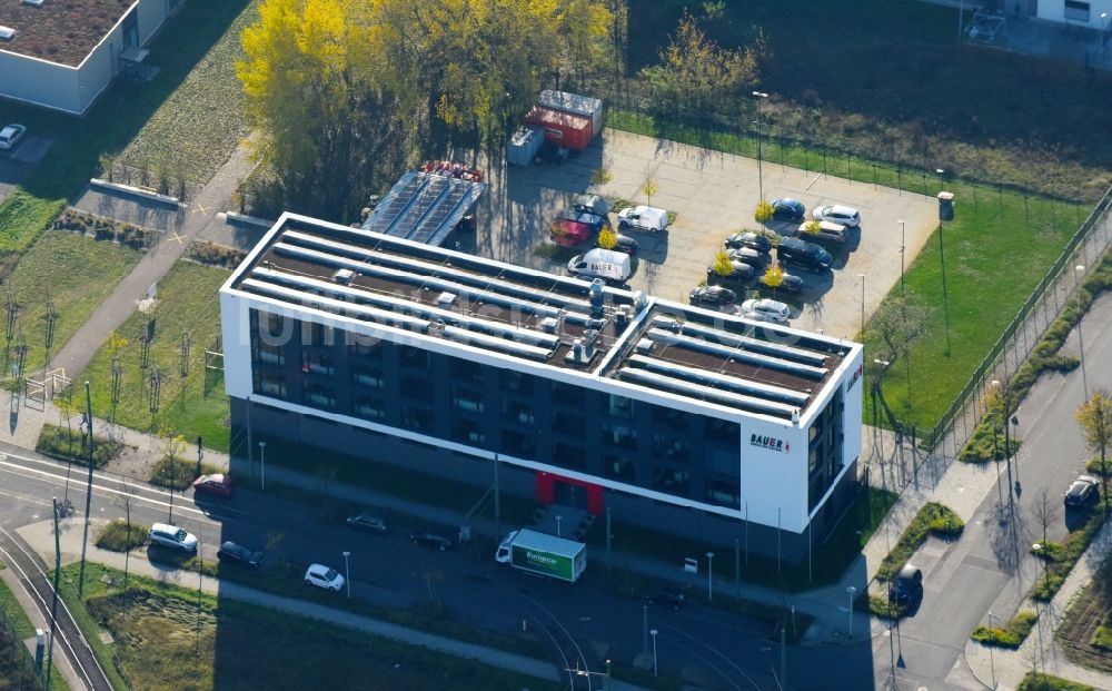 Berlin von oben - Unternehmen BAUER Elektroanlagen Holding GmbH in Adlershof in Berlin, Deutschland