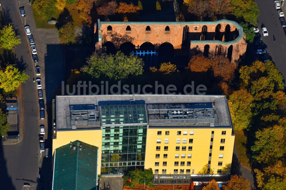 Berlin von oben - Unternehmen Hypoport AG an der Klosterstraße im Ortsteil Mitte in Berlin, Deutschland