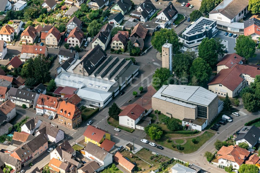 Kippenheim aus der Vogelperspektive: Unternehmen- Verwaltungsgebäude Emil Bühler GmbH & Co KG in Kippenheim im Bundesland Baden-Württemberg, Deutschland