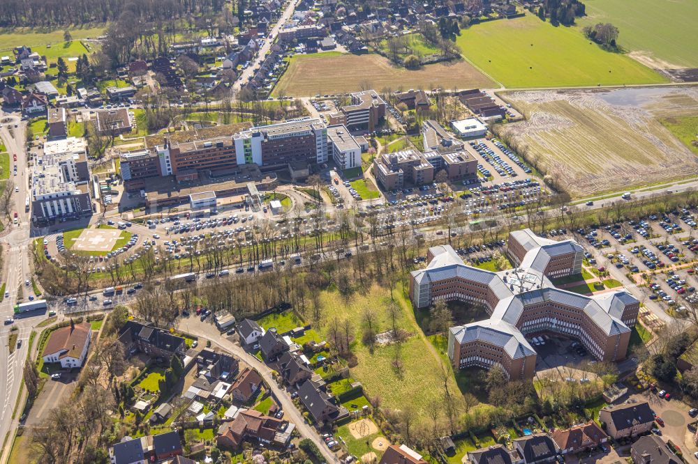 Wesel aus der Vogelperspektive: Unternehmen- Verwaltungsgebäude Gi Group Deutschland GmbH in Wesel im Bundesland Nordrhein-Westfalen, Deutschland