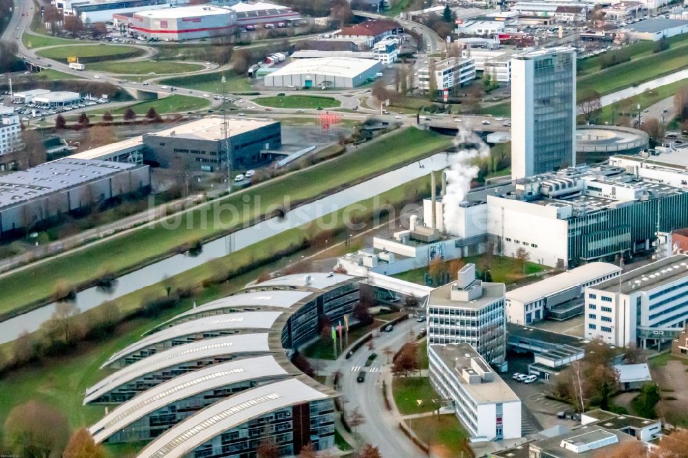 Offenburg aus der Vogelperspektive: Unternehmen- Verwaltungsgebäude Hubert Burda Medien in Offenburg im Bundesland Baden-Württemberg, Deutschland