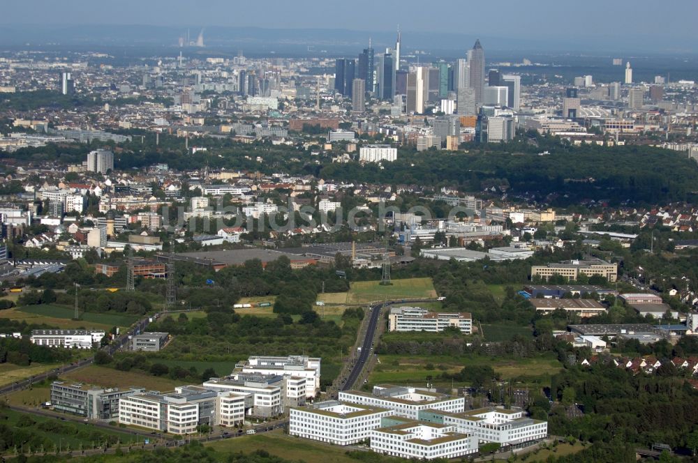 Luftaufnahme Frankfurt am Main - Unternehmen- Verwaltungsgebäude des IBM Client Innovation Center Frankfurt am Main an der Wilhelm-Fay-Straße im Ortsteil Sossenheim in Frankfurt am Main im Bundesland Hessen, Deutschland