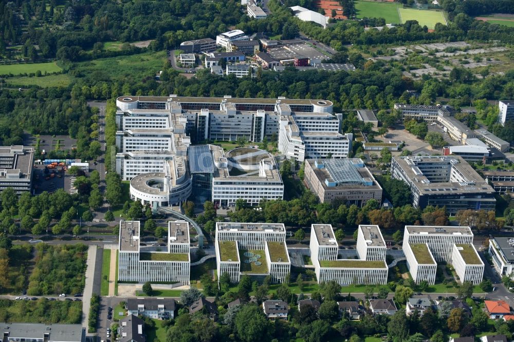 Bonn von oben - Unternehmen- Verwaltungsgebäude Postbank-Finanzcenter Bonn Deutsche Telekom an der Friedrich-Ebert-Allee im Ortsteil Gronau in Bonn im Bundesland Nordrhein-Westfalen, Deutschland