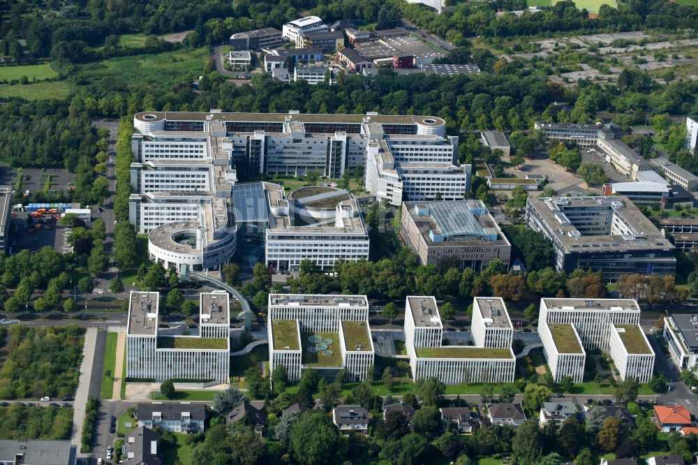 Bonn aus der Vogelperspektive: Unternehmen- Verwaltungsgebäude Postbank-Finanzcenter Bonn Deutsche Telekom an der Friedrich-Ebert-Allee im Ortsteil Gronau in Bonn im Bundesland Nordrhein-Westfalen, Deutschland