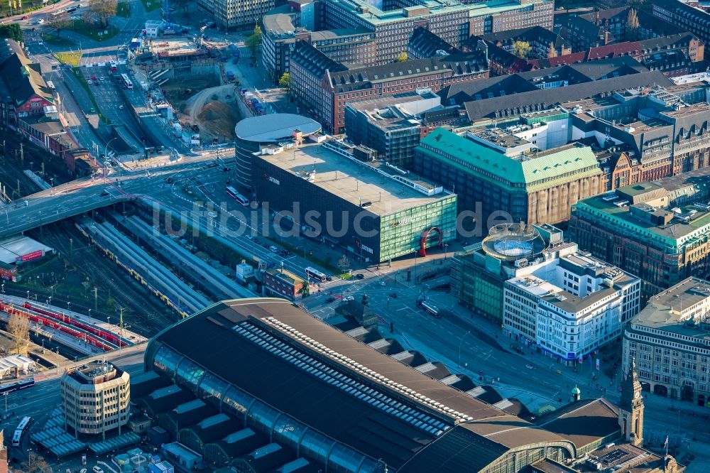 Luftaufnahme Hamburg - Unternehmen- und Verwaltungsgebäude an der Steinstraße im Ortsteil Altstadt in Hamburg, Deutschland