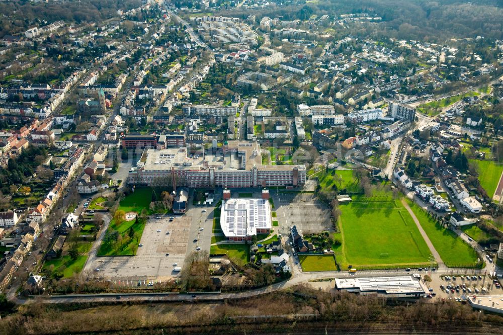 Mülheim an der Ruhr aus der Vogelperspektive: Unternehmen- Verwaltungsgebäude Tengelmann Warenhandelsgesellschaft KG in Mülheim an der Ruhr im Bundesland Nordrhein-Westfalen, Deutschland