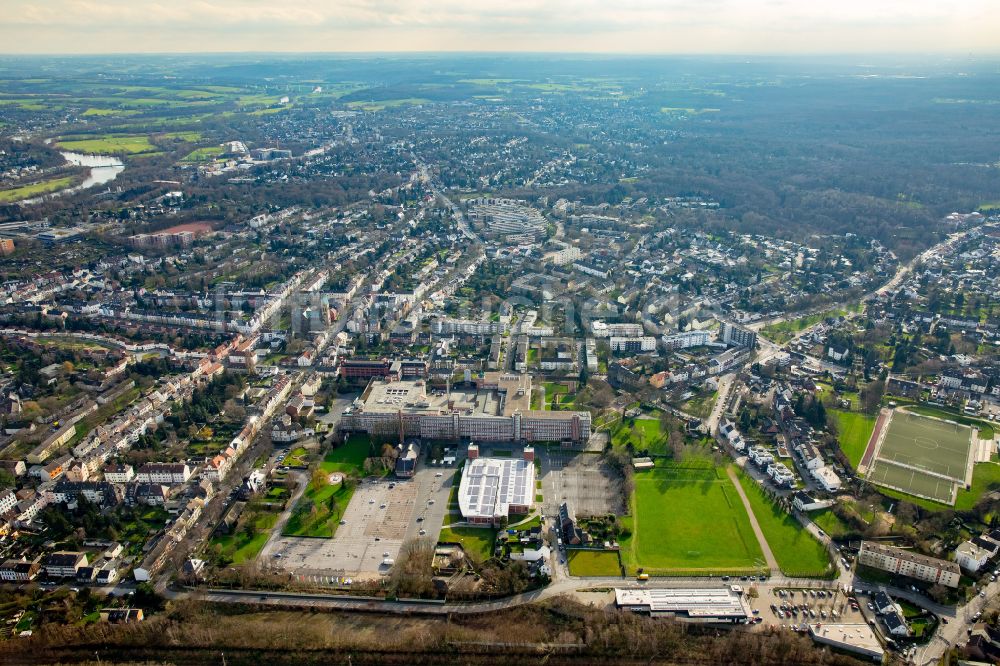 Luftaufnahme Mülheim an der Ruhr - Unternehmen- Verwaltungsgebäude Tengelmann Warenhandelsgesellschaft KG in Mülheim an der Ruhr im Bundesland Nordrhein-Westfalen, Deutschland