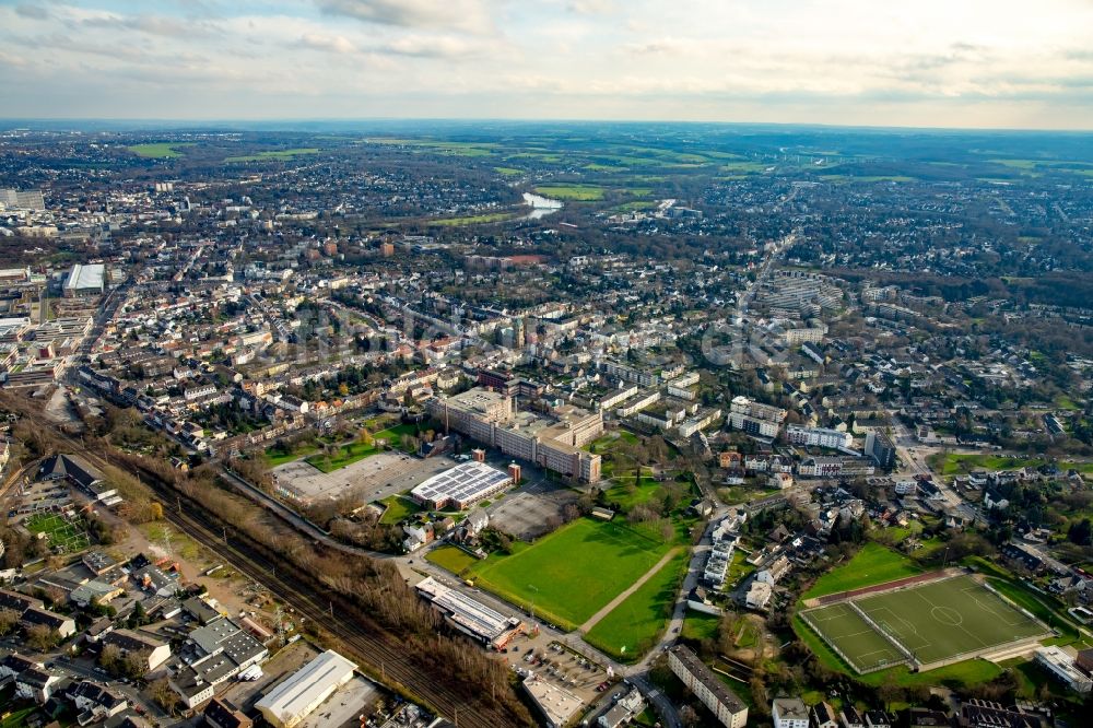 Luftbild Mülheim an der Ruhr - Unternehmen- Verwaltungsgebäude Tengelmann Warenhandelsgesellschaft KG in Mülheim an der Ruhr im Bundesland Nordrhein-Westfalen, Deutschland