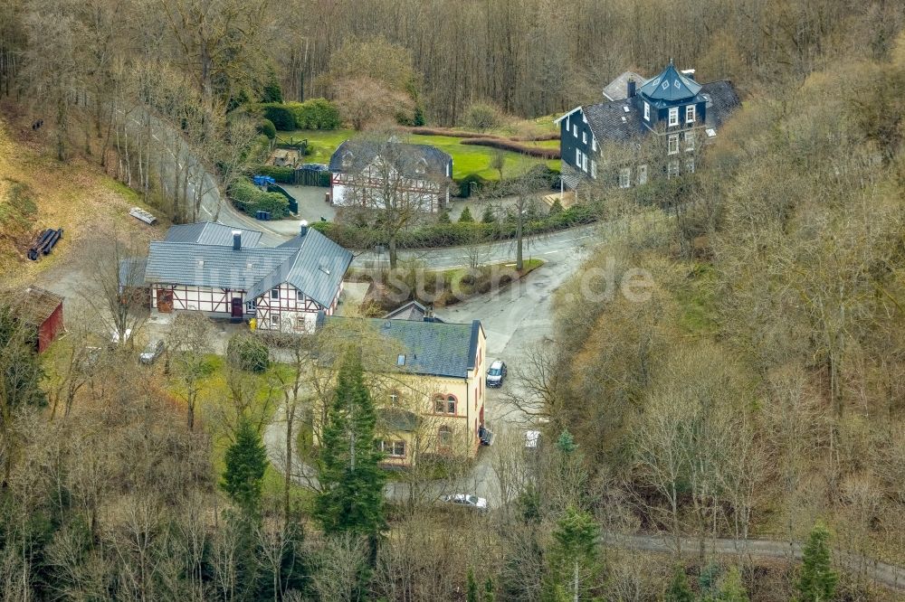 Luftaufnahme Bad Laasphe - Unternehmensgebäude der Rentkammer Wittgenstein in Bad Laasphe im Bundesland Nordrhein-Westfalen, Deutschland