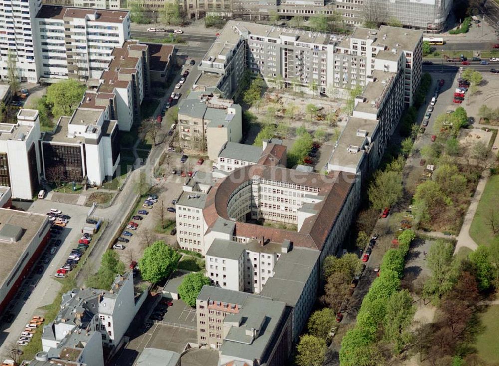 Berlin - Tiergarten von oben - Unternehmenssitz der Feuersozietät Öffentliche Leben Am Karlsbad 4-5 in 10785 Berlin - Tiergarten.