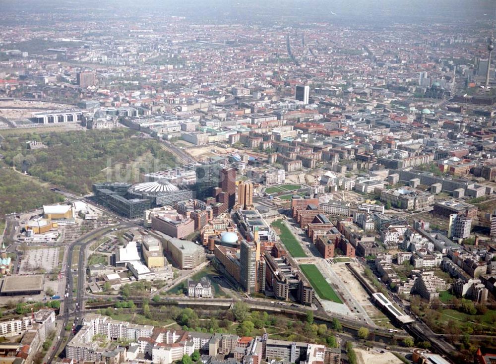 Luftbild Berlin - Tiergarten - Unternehmenssitz der Feuersozietät Öffentliche Leben Am Karlsbad 4-5 in 10785 Berlin - Tiergarten.