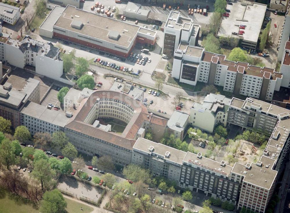 Luftaufnahme Berlin - Tiergarten - Unternehmenssitz der Feuersozietät Öffentliche Leben Am Karlsbad 4-5 in 10785 Berlin - Tiergarten.