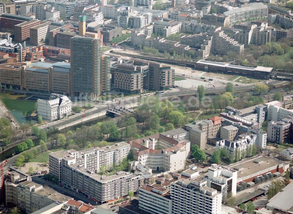 Luftaufnahme Berlin - Tiergarten - Unternehmenssitz der Feuersozietät Öffentliche Leben Am Karlsbad 4-5 in 10785 Berlin - Tiergarten.