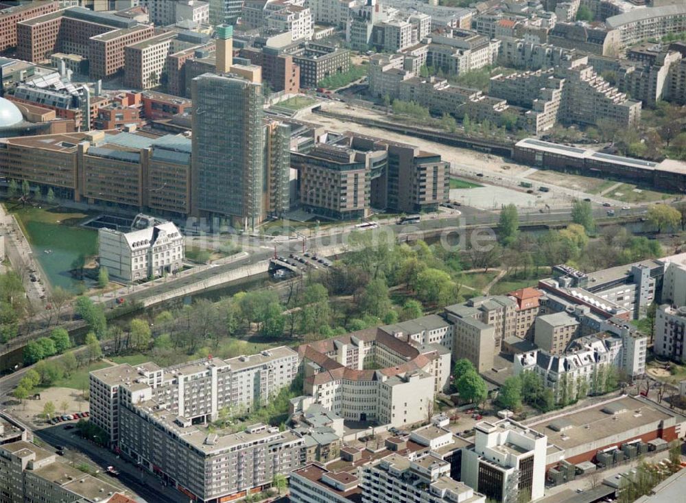 Berlin - Tiergarten von oben - Unternehmenssitz der Feuersozietät Öffentliche Leben Am Karlsbad 4-5 in 10785 Berlin - Tiergarten.