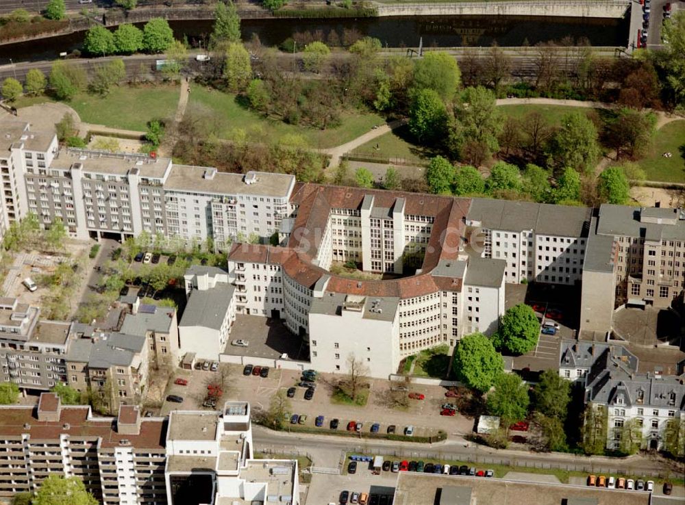 Berlin - Tiergarten aus der Vogelperspektive: Unternehmenssitz der Feuersozietät Öffentliche Leben Am Karlsbad 4-5 in 10785 Berlin - Tiergarten.