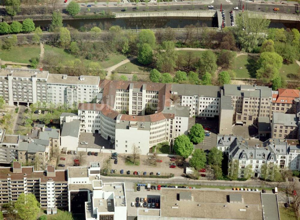 Berlin - Tiergarten von oben - Unternehmenssitz der Feuersozietät Öffentliche Leben Am Karlsbad 4-5 in 10785 Berlin - Tiergarten.