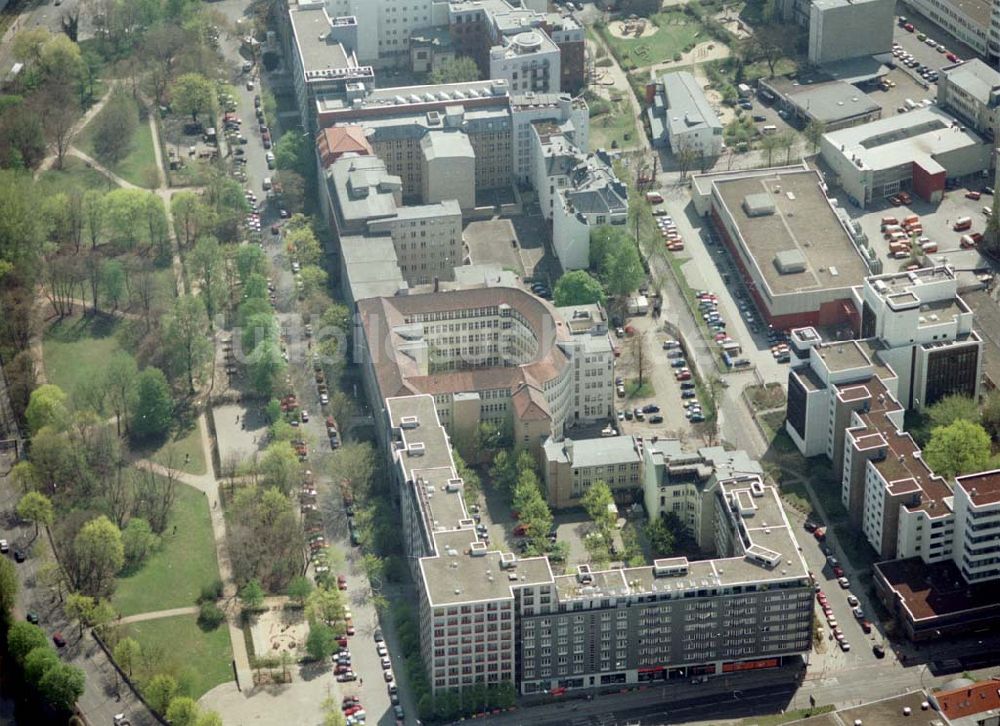 Berlin - Tiergarten aus der Vogelperspektive: Unternehmenssitz der Feuersozietät Öffentliche Leben Am Karlsbad 4-5 in 10785 Berlin - Tiergarten.