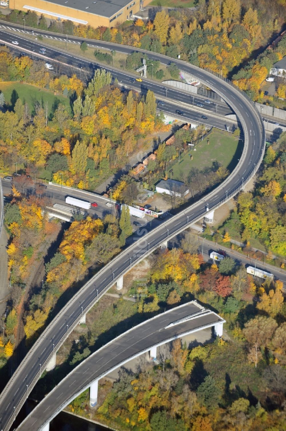 Luftbild Berlin - Unvollendete Autobahn A100 in Berlin-Tempelhof