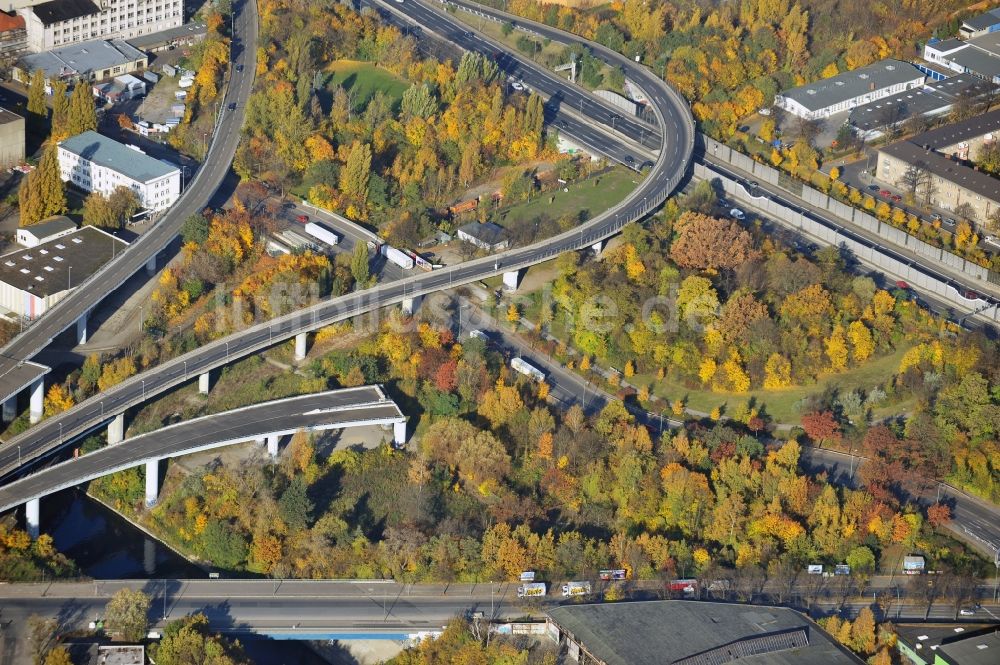 Berlin aus der Vogelperspektive: Unvollendete Autobahn A100 in Berlin-Tempelhof