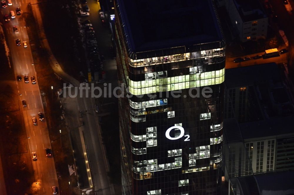 Luftaufnahme München - Uptown Hochhaus des Firmensitzes der Telefonica Germany und der Astellas Pharma GmbH am Georg-Brauchle-Ring in München im Bundesland Bayern