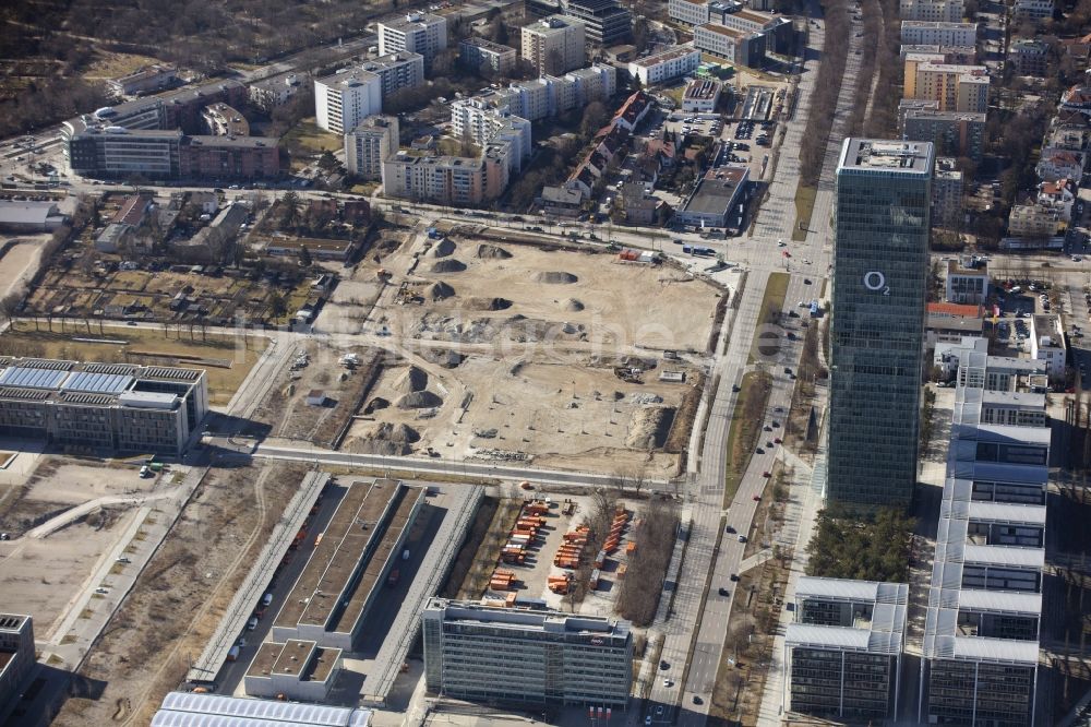 München aus der Vogelperspektive: Uptown Hochhaus des Firmensitzes der Telefonica Germany und der Astellas Pharma GmbH am Georg-Brauchle-Ring in München im Bundesland Bayern