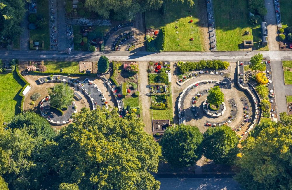 Luftaufnahme Schwelm - Urnenboxen- Anlage auf dem Friedhof Oehde in Schwelm im Bundesland Nordrhein-Westfalen, Deutschland