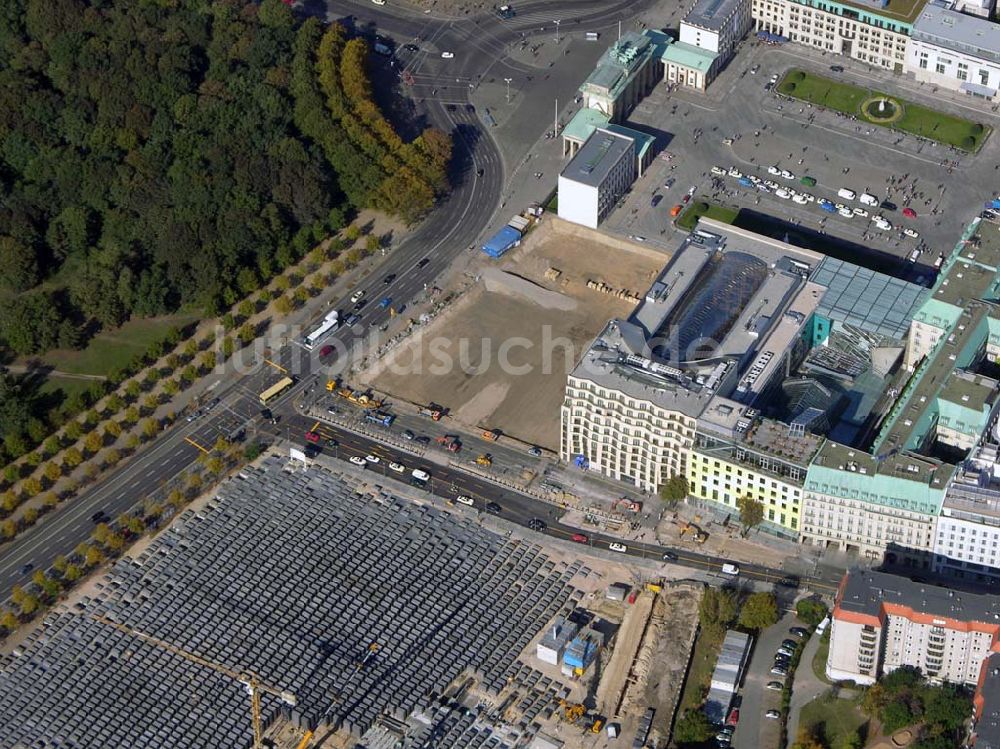 Luftbild Berlin - US Botschaft und Holocaust Denkmal