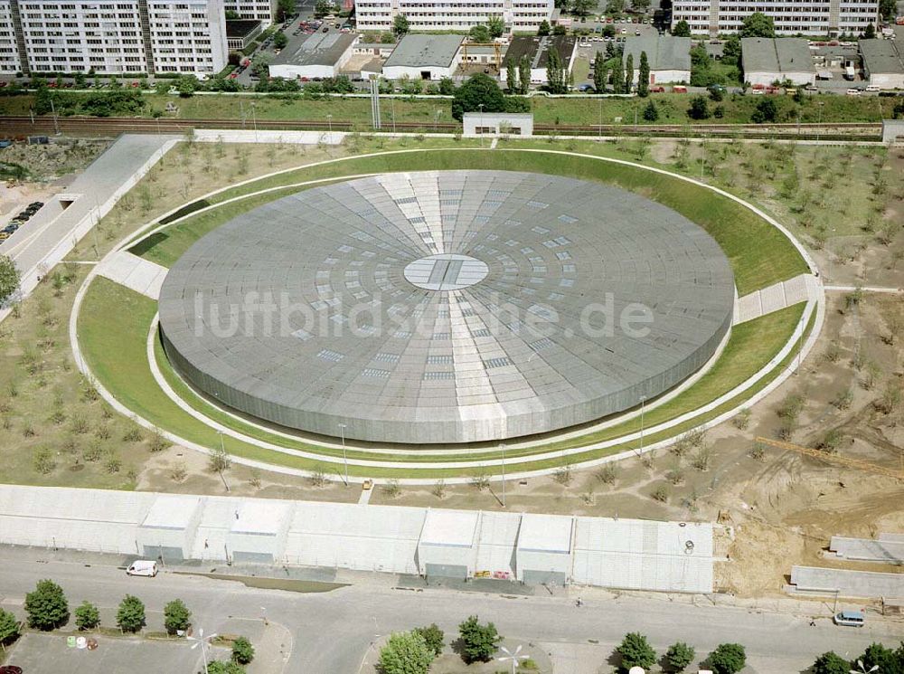 Luftbild Berlin - Velodrom und Schwimmhallenneubau der OSB-Sportstättenbau GmbH an der Landsberger Allee in Berlin