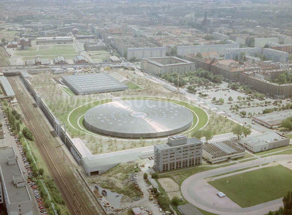 Luftaufnahme Berlin - Velodrom und Schwimmhallenneubau der OSB-Sportstättenbau GmbH an der Landsberger Allee in Berlin