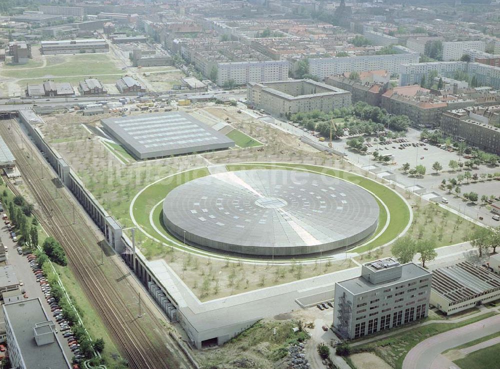 Berlin von oben - Velodrom und Schwimmhallenneubau der OSB-Sportstättenbau GmbH an der Landsberger Allee in Berlin