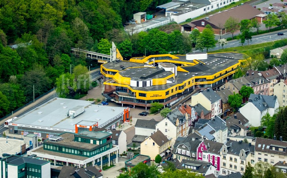 Ennepetal aus der Vogelperspektive: Veranstaltungsgebäude Haus Ennepetal und Leo Theater in der Gasstraße in Ennepetal im Bundesland Nordrhein-Westfalen