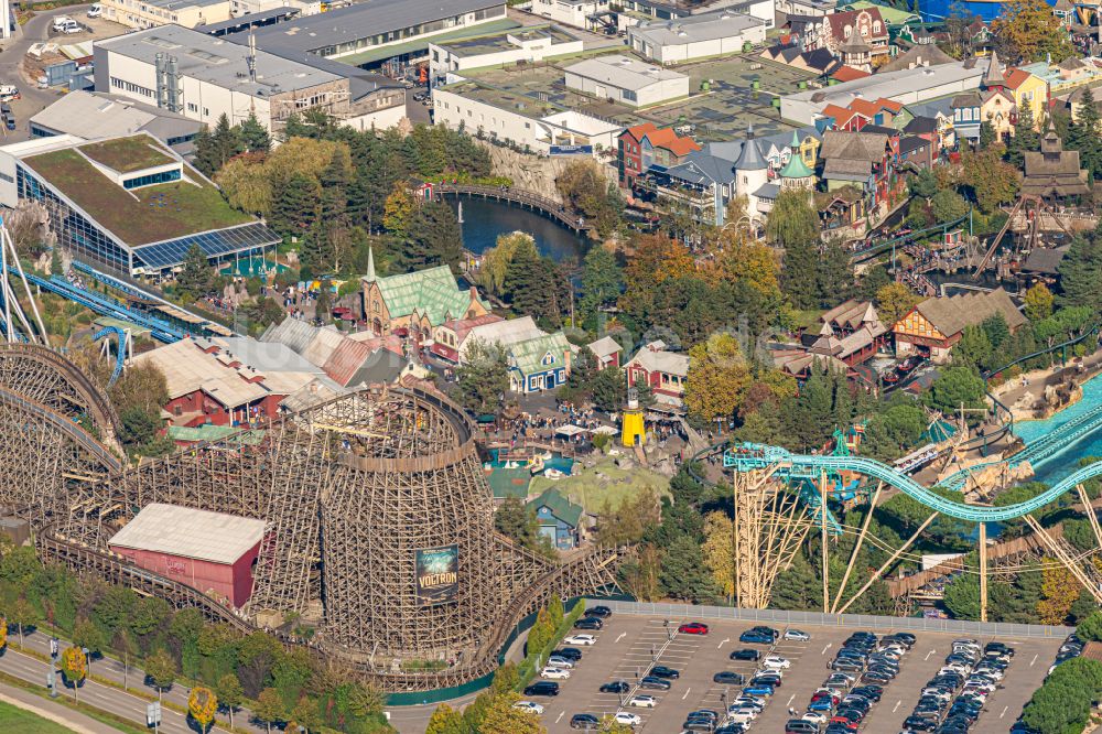 Rust aus der Vogelperspektive: Veranstaltungsgelände der Fahrgeschäfte im Europa Park in Rust im Bundesland Baden-Württemberg, Deutschland