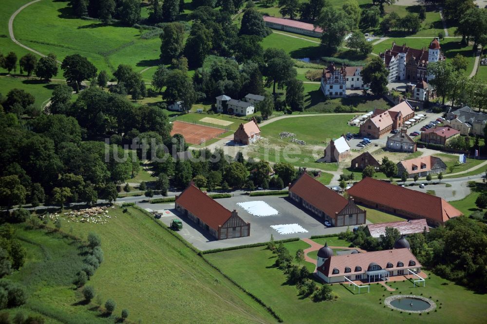 Luftaufnahme Basedow - Veranstaltungshalle in Basedow im Bundesland Mecklenburg-Vorpommern