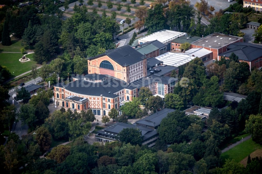 Bayreuth aus der Vogelperspektive: Veranstaltungshalle Bayreuther Festspielhaus in Bayreuth im Bundesland Bayern, Deutschland